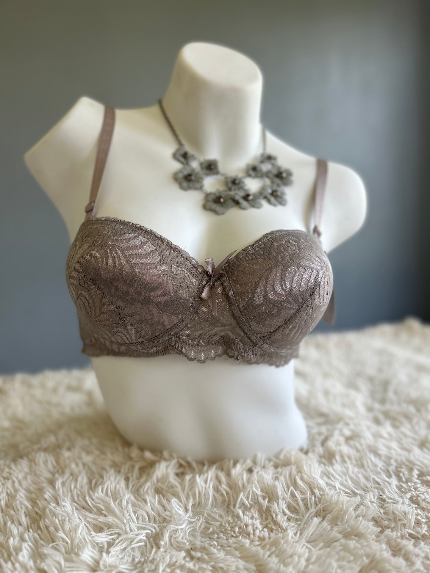 SOUTIEN-GORGE BALCONNET COQUE EN DENTELLE GRIS ELEGANT