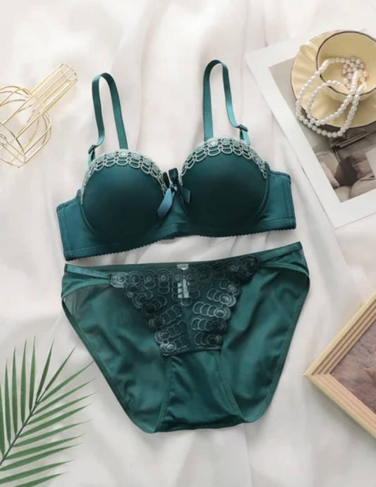 ENSEMBLE SOUTIEN-GORGE ET SLIP DE COULEUR VERTE
