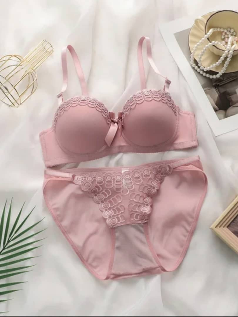 ENSEMBLE SOUTIEN-GORGE ET SLIP ROSE