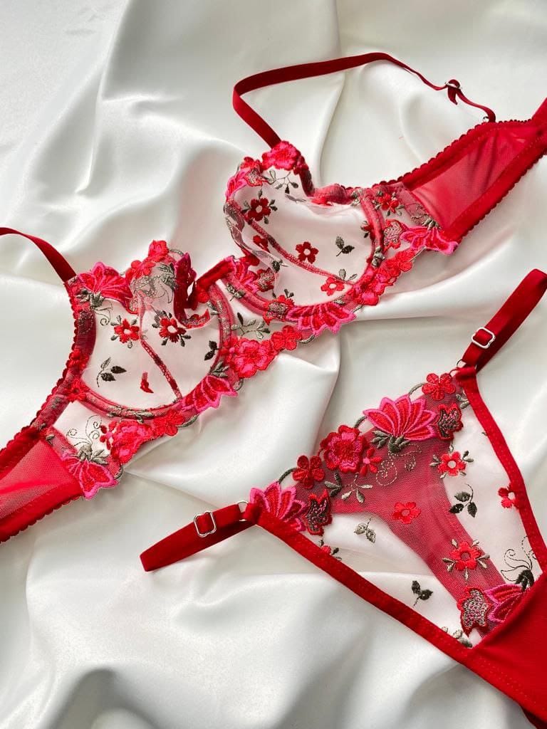 ENSEMBLE SOUTIEN-GORGE ET SLIP ROUGE