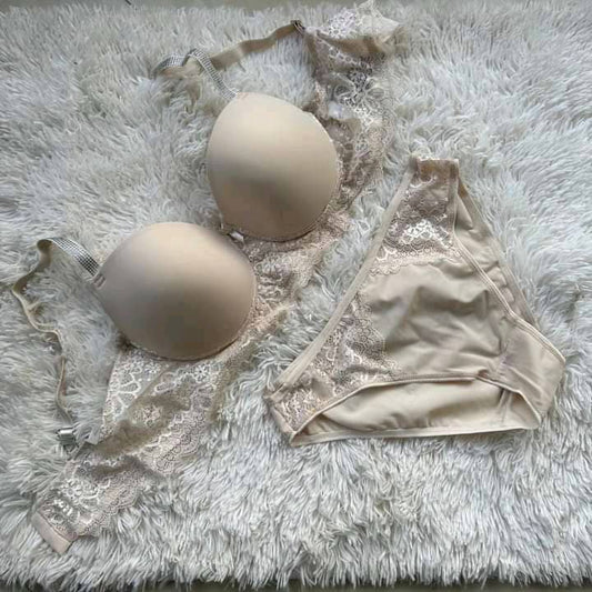 ENSEMBLE SOUTIEN-GORGE ET SLIP BEIGE