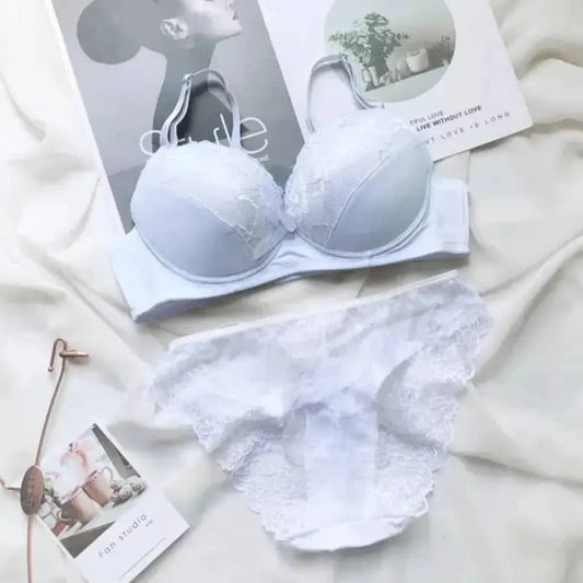 ENSEMBLE SOUTIEN-GORGE ET SLIP BLANC